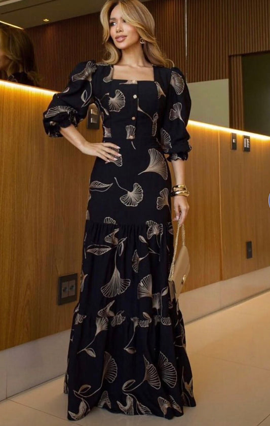 Vestido Largo Negro con Estampado Floral Elegante